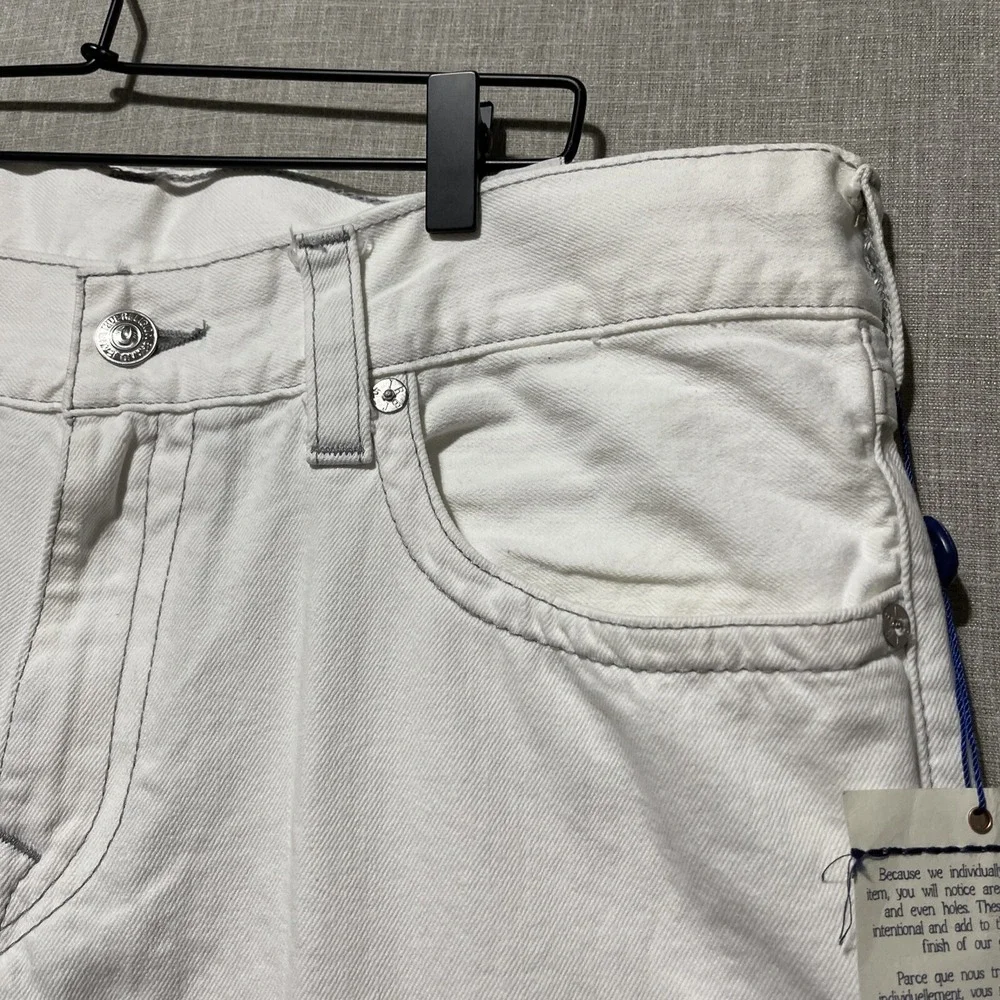 True Religion Straight Jeans Women's 38 White Gray Stitch Flap Meas. 40X31 NEW
